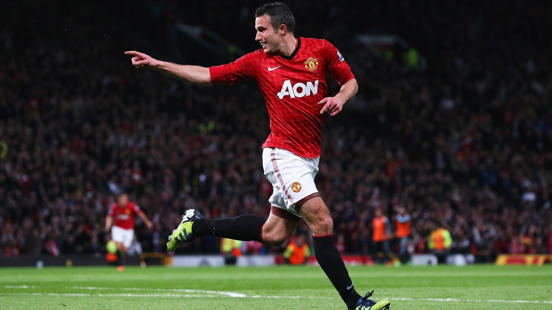 拼搏精神推动中国篮球前行，篮球运动培养人的顽强拼搏